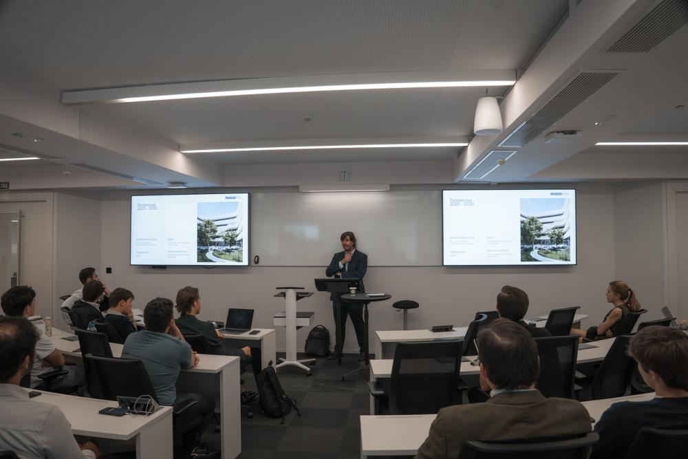 Alexander Eriksson Gómez, CEO de Bravus Iberian Partners, comparte en IE University las claves del desarrollo estratégico y el crecimiento empresarial